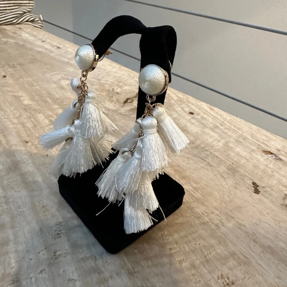 White Gold Tassel Statement Earring Xhilaration Fringe Drop Earring Coastal Chic - Picture 4 of 4